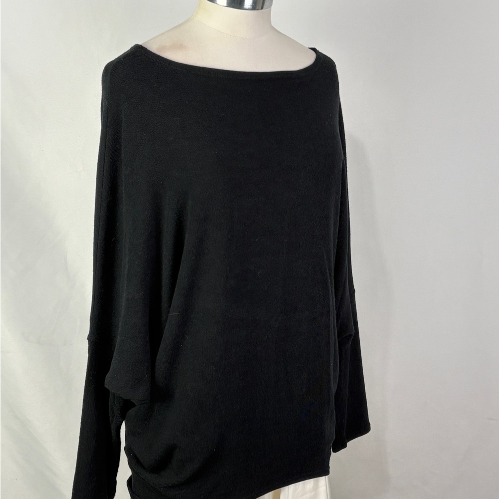 Women's Black Long Sleeve Top